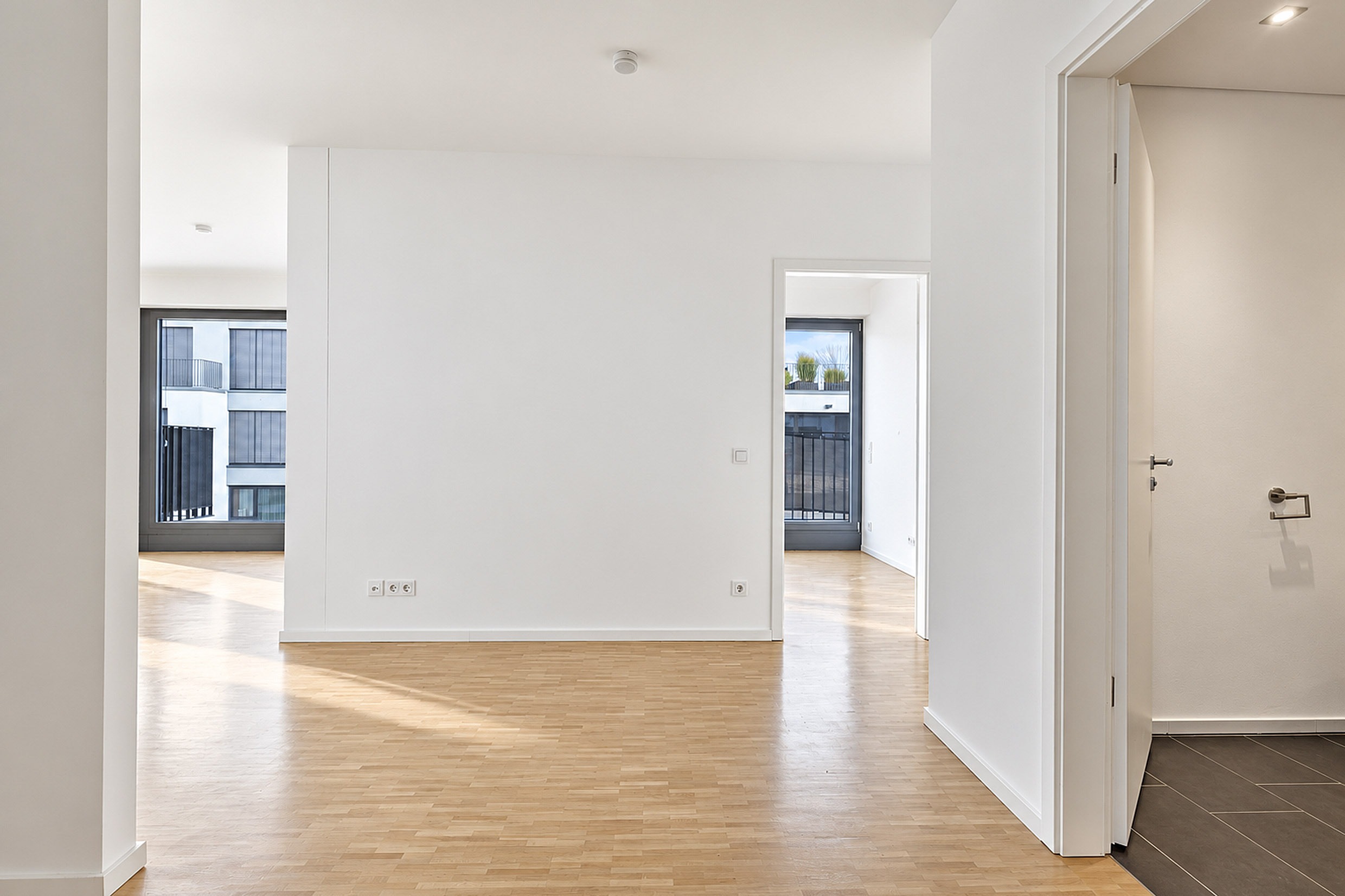 einzugsbereite frisch renovierte 3 Zimmer Neubauwohnung in Berlin Mitte in The Mile