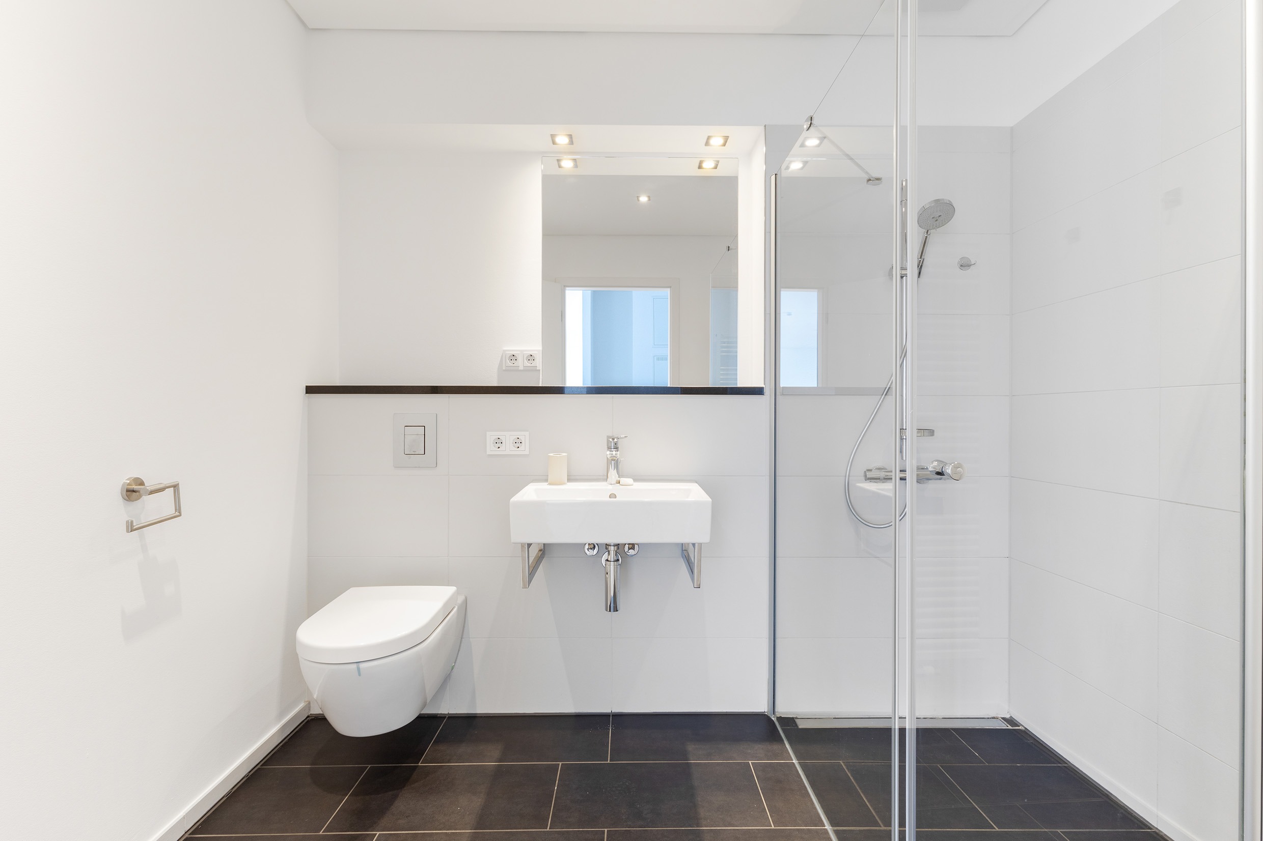 einzugsbereite frisch renovierte 3 Zimmer Neubauwohnung in Berlin Mitte in The Mile