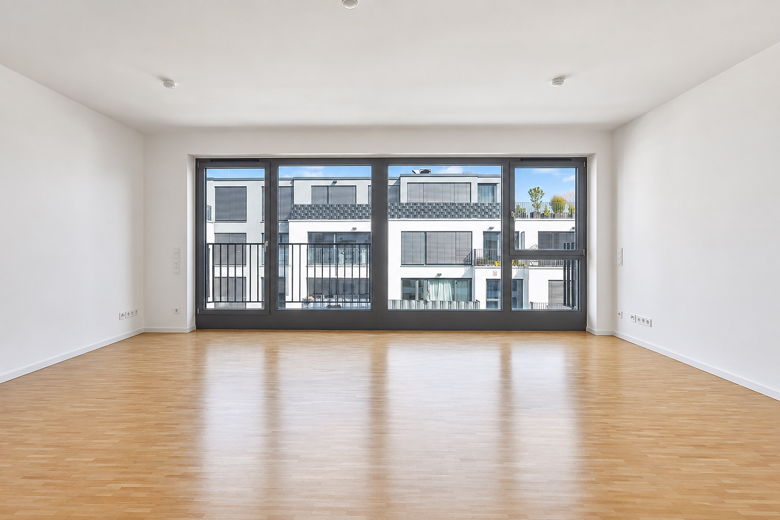einzugsbereite frisch renovierte 3 Zimmer Neubauwohnung in Berlin Mitte in The Mile