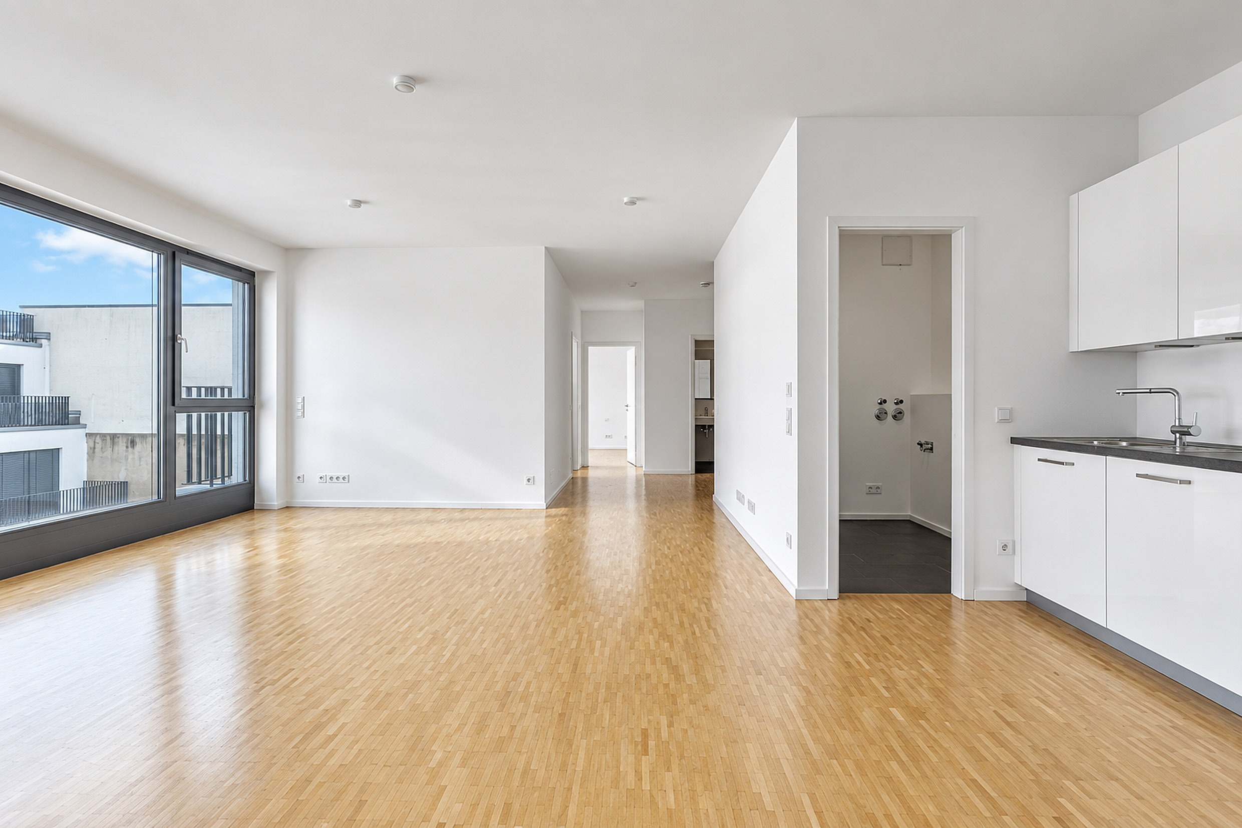 einzugsbereite frisch renovierte 3 Zimmer Neubauwohnung in Berlin Mitte in The Mile