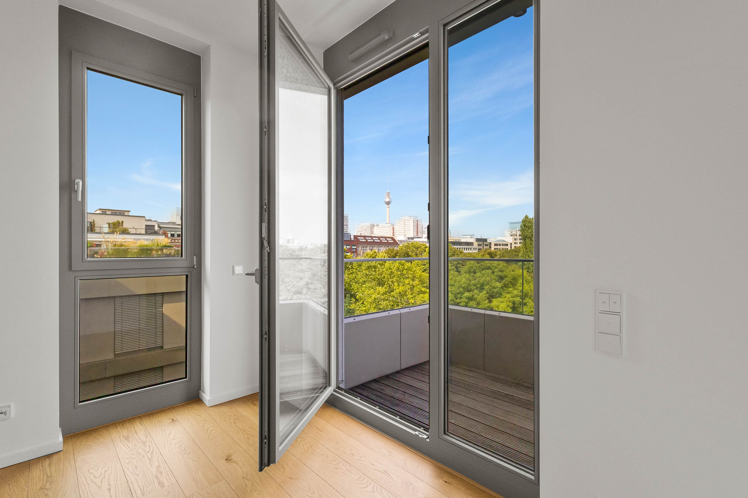 Luxus Luisenpark Penthouse in Berlin Mitte mit Terrasse, Kamin