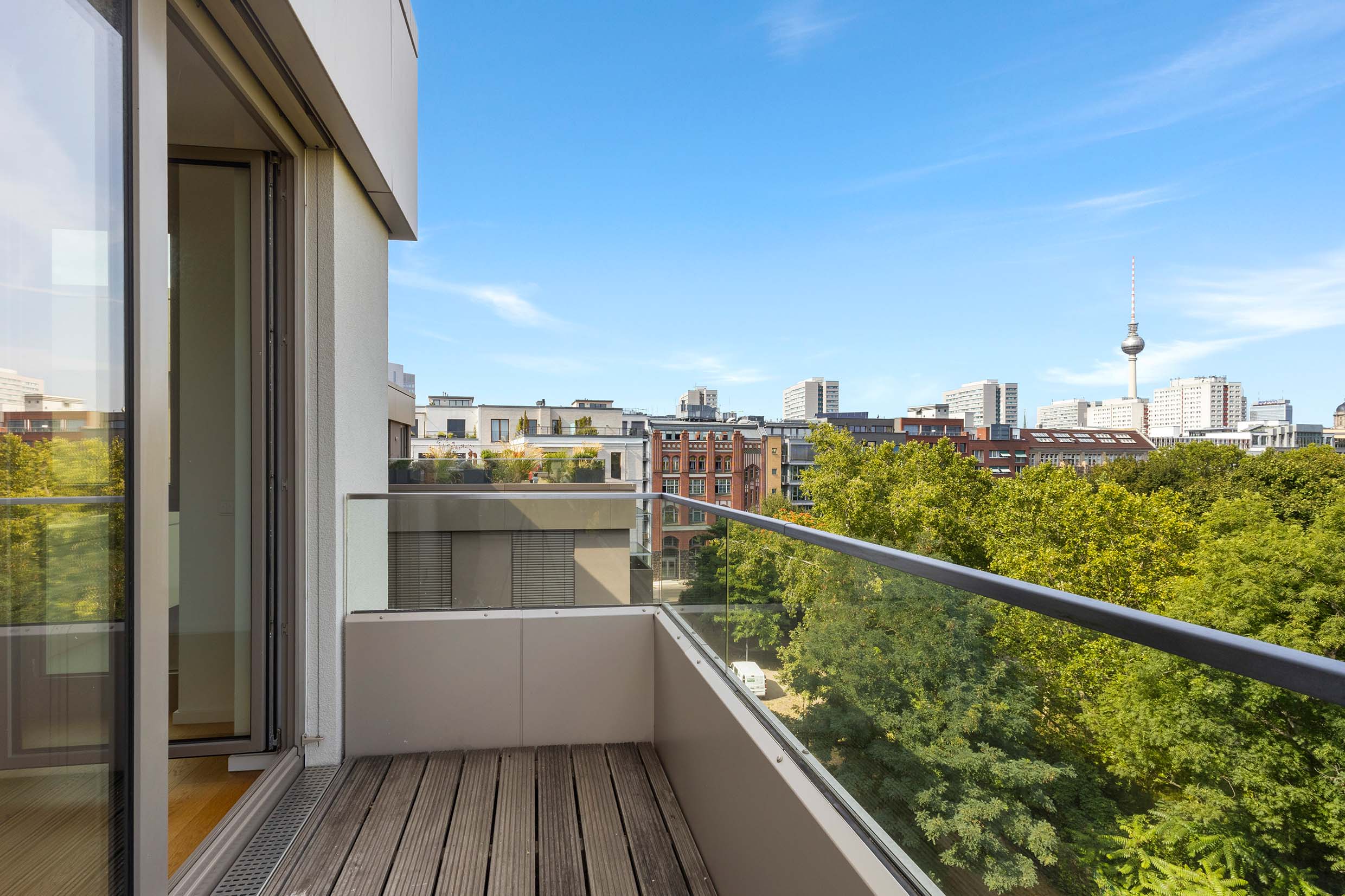 Luxus Luisenpark Penthouse in Berlin Mitte mit Terrasse, Kamin