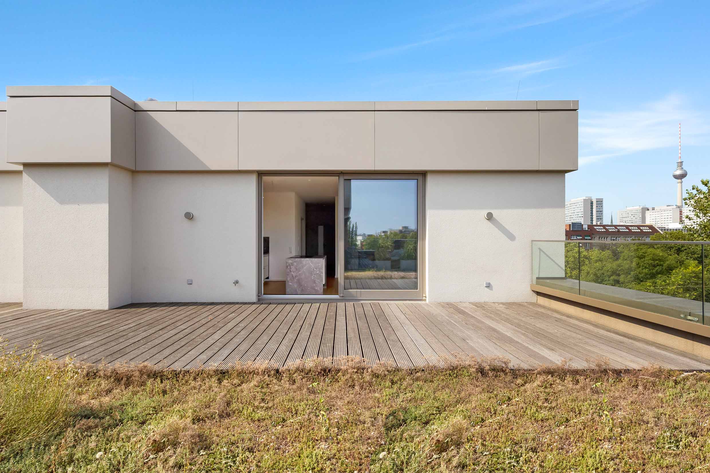 Luxus Luisenpark Penthouse in Berlin Mitte mit Terrasse, Kamin