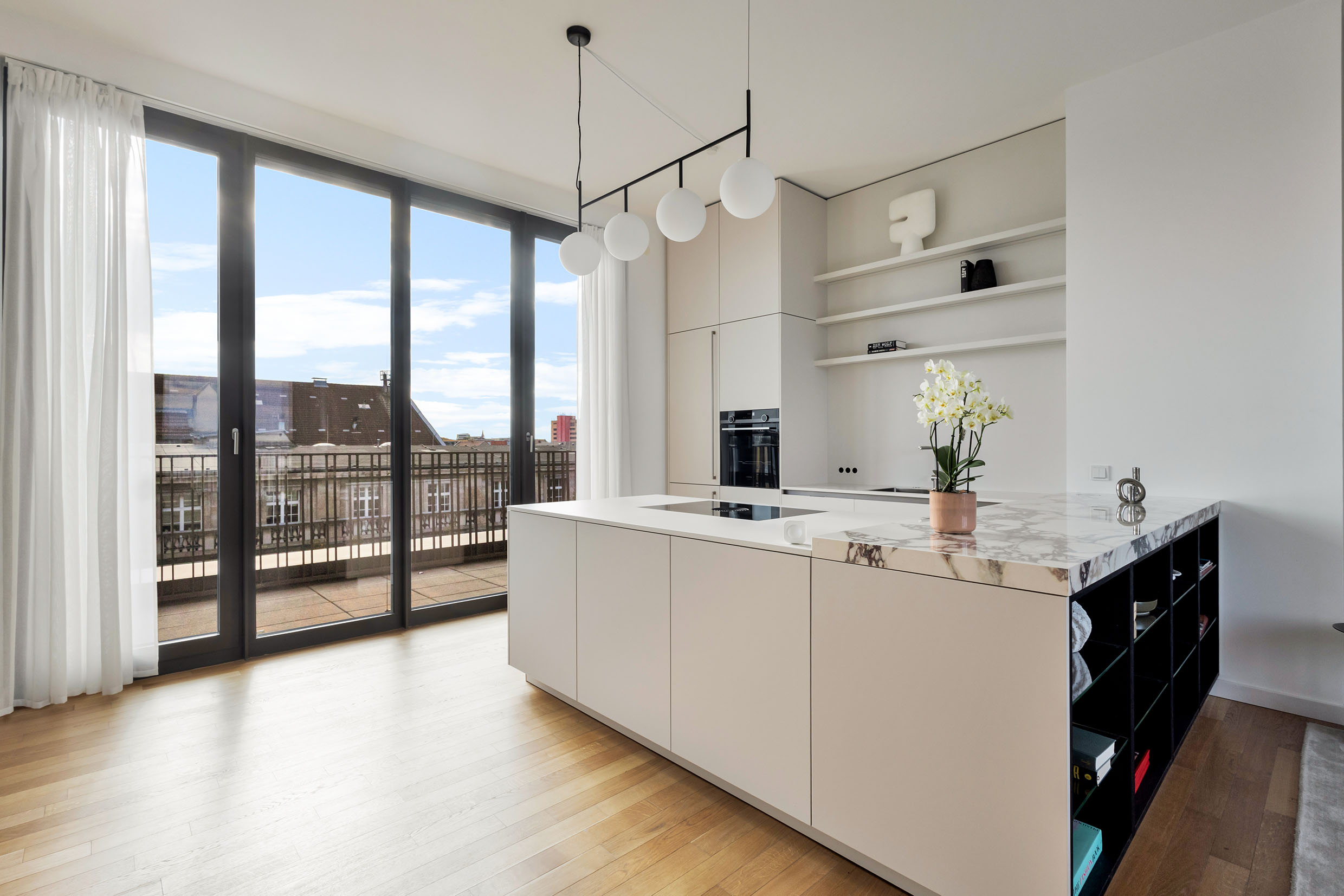 sonniges Penthouse Berlin Charlottenburg Mit Einbauküche