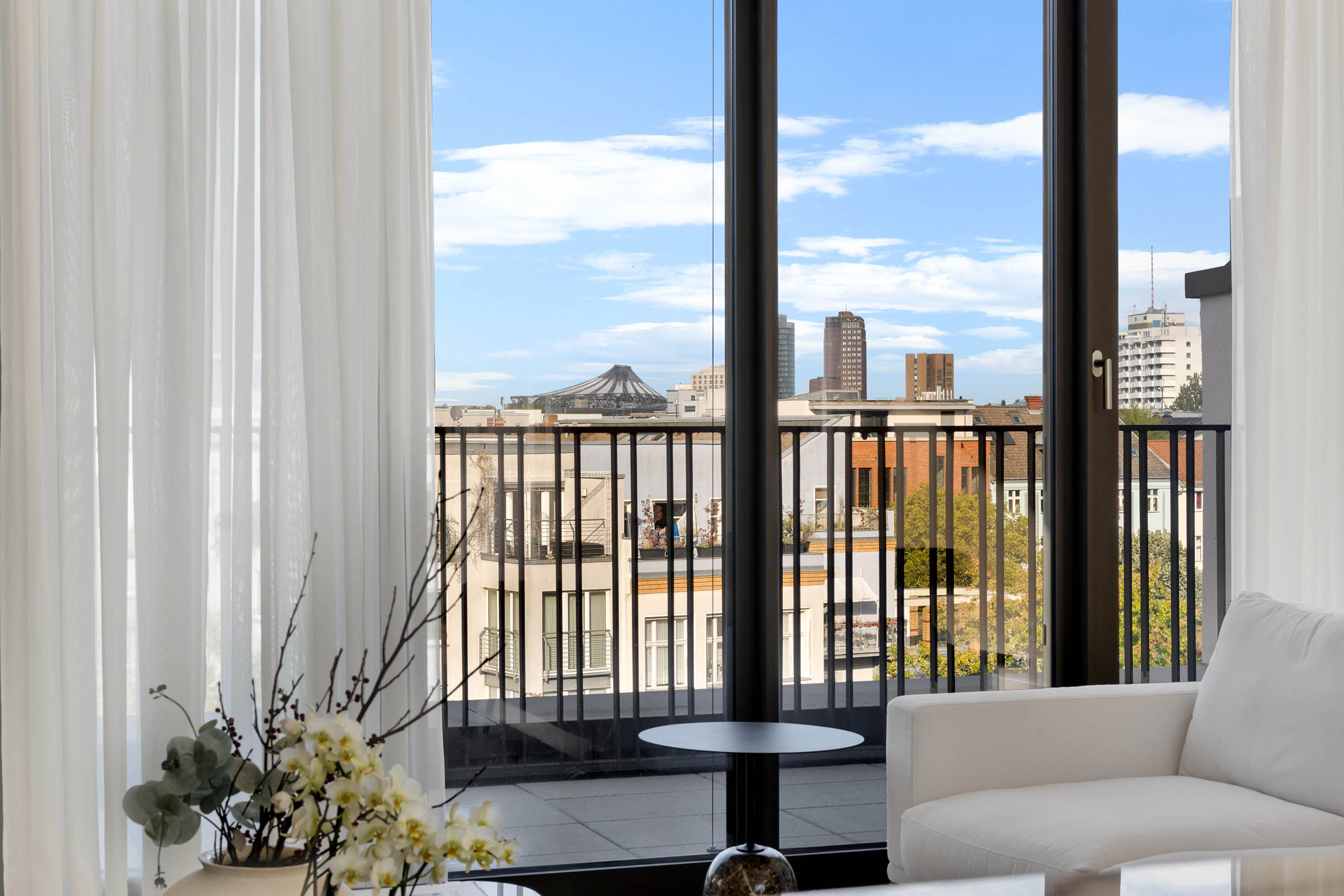 sonniges Penthouse Berlin Charlottenburg Mit Einbauküche