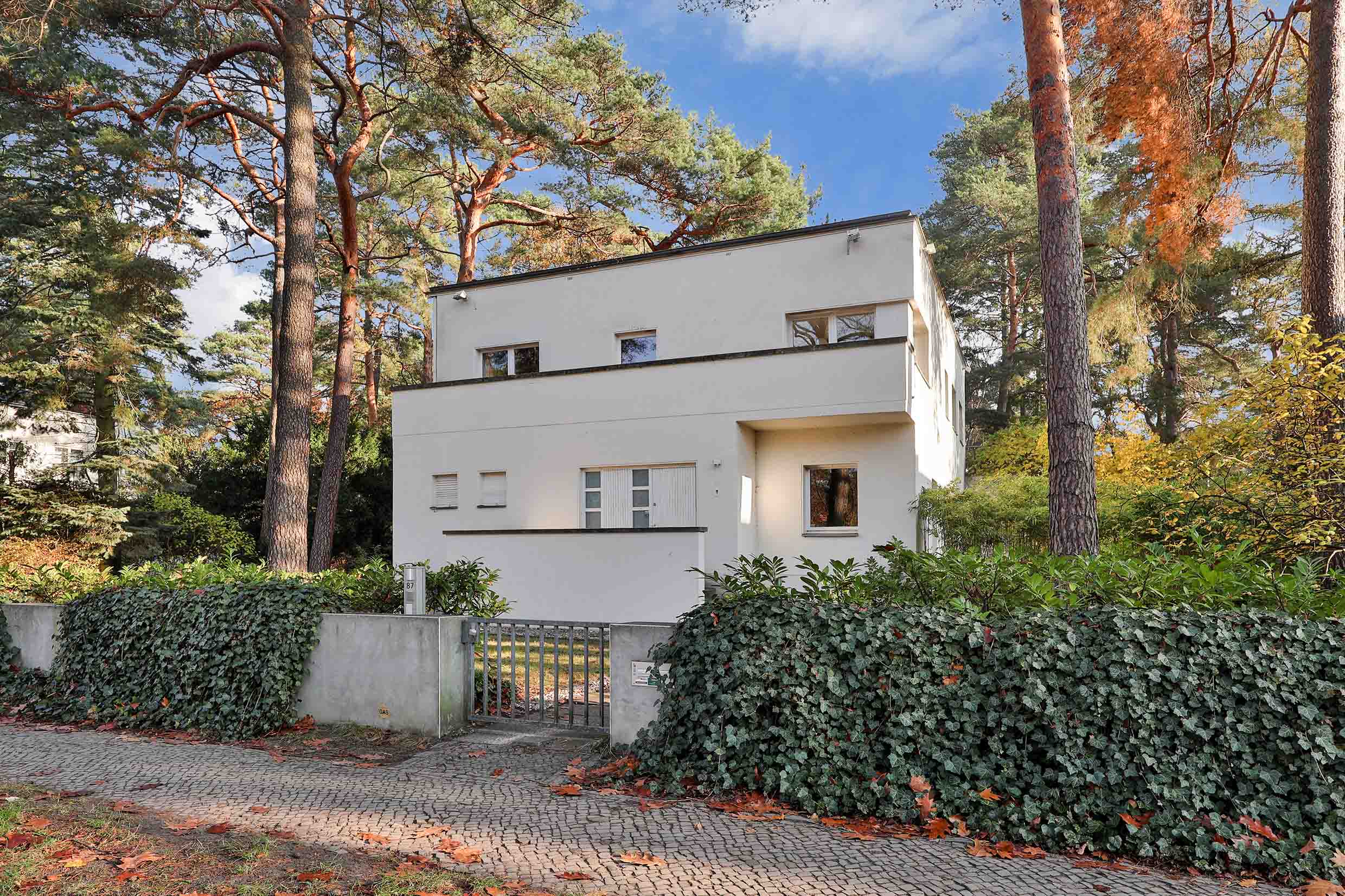 architecture marvel by Richard Neutra in Berlin Zehlendorf