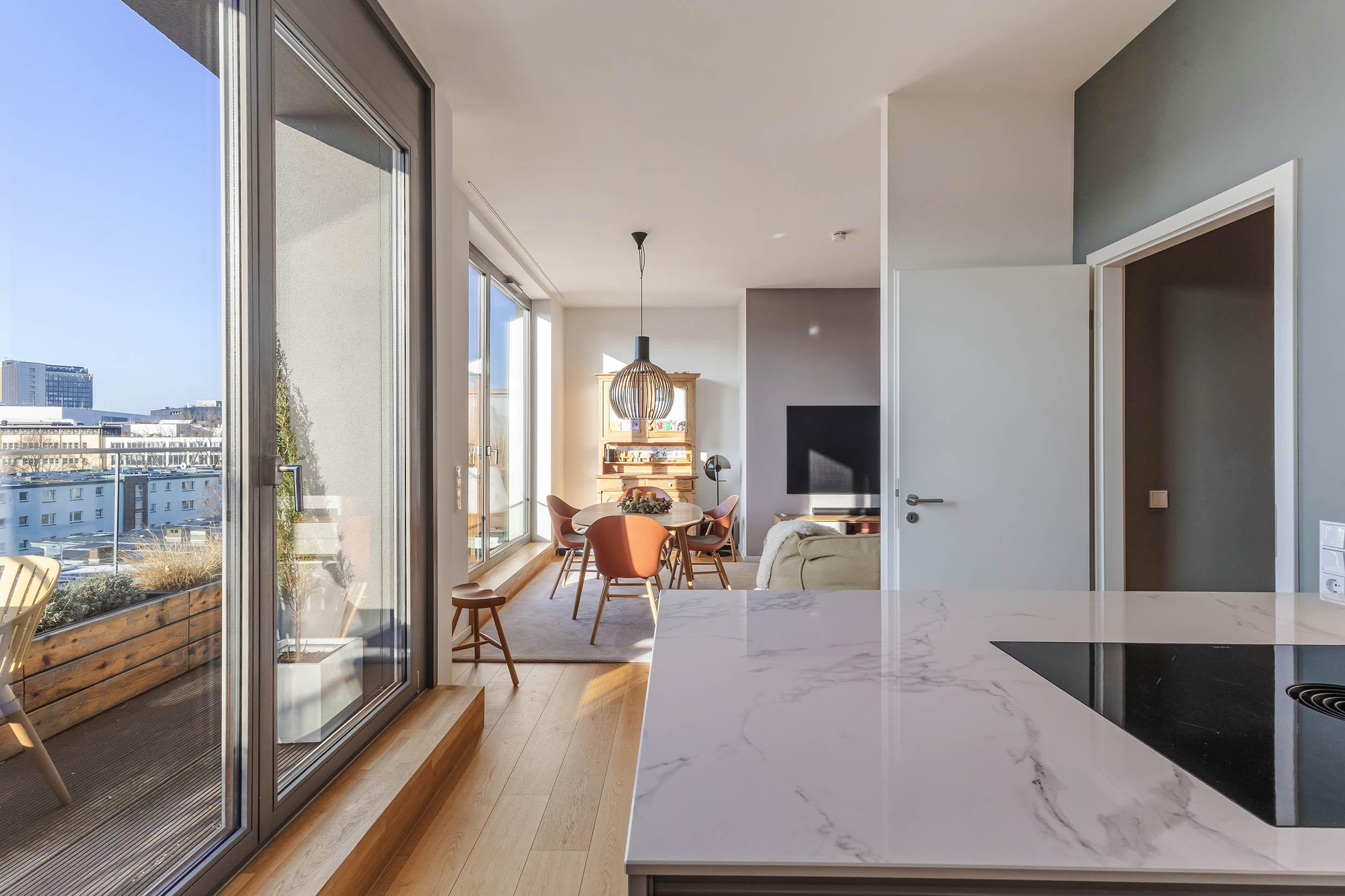 HOCHWERTIGES PENTHOUSE MIT WEITBLICK, SIEMATIC EINBAUKÜCHE UND EXKLUSIVER AUSSTATTUNG