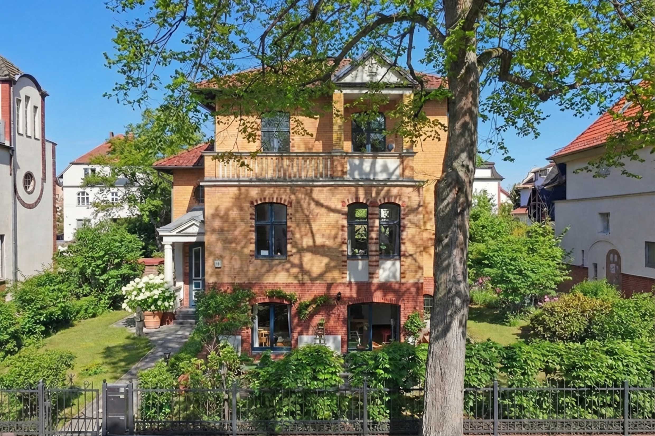 Familienvilla mit Einliegerwohnung auch perfekt als Büro