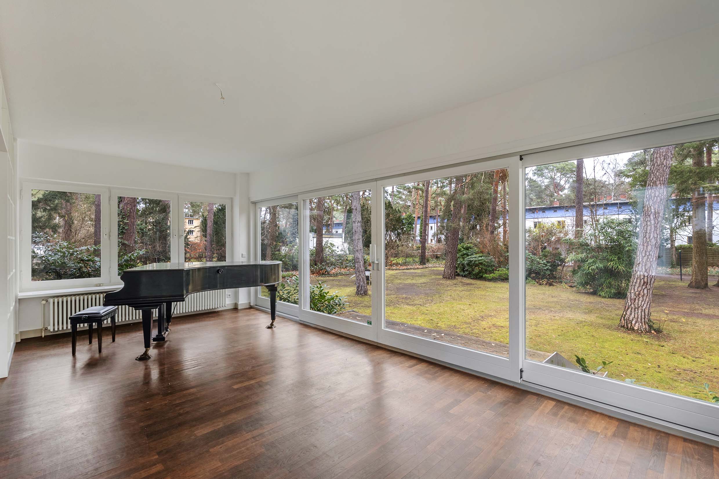 architecture marvel by Richard Neutra in Berlin Zehlendorf