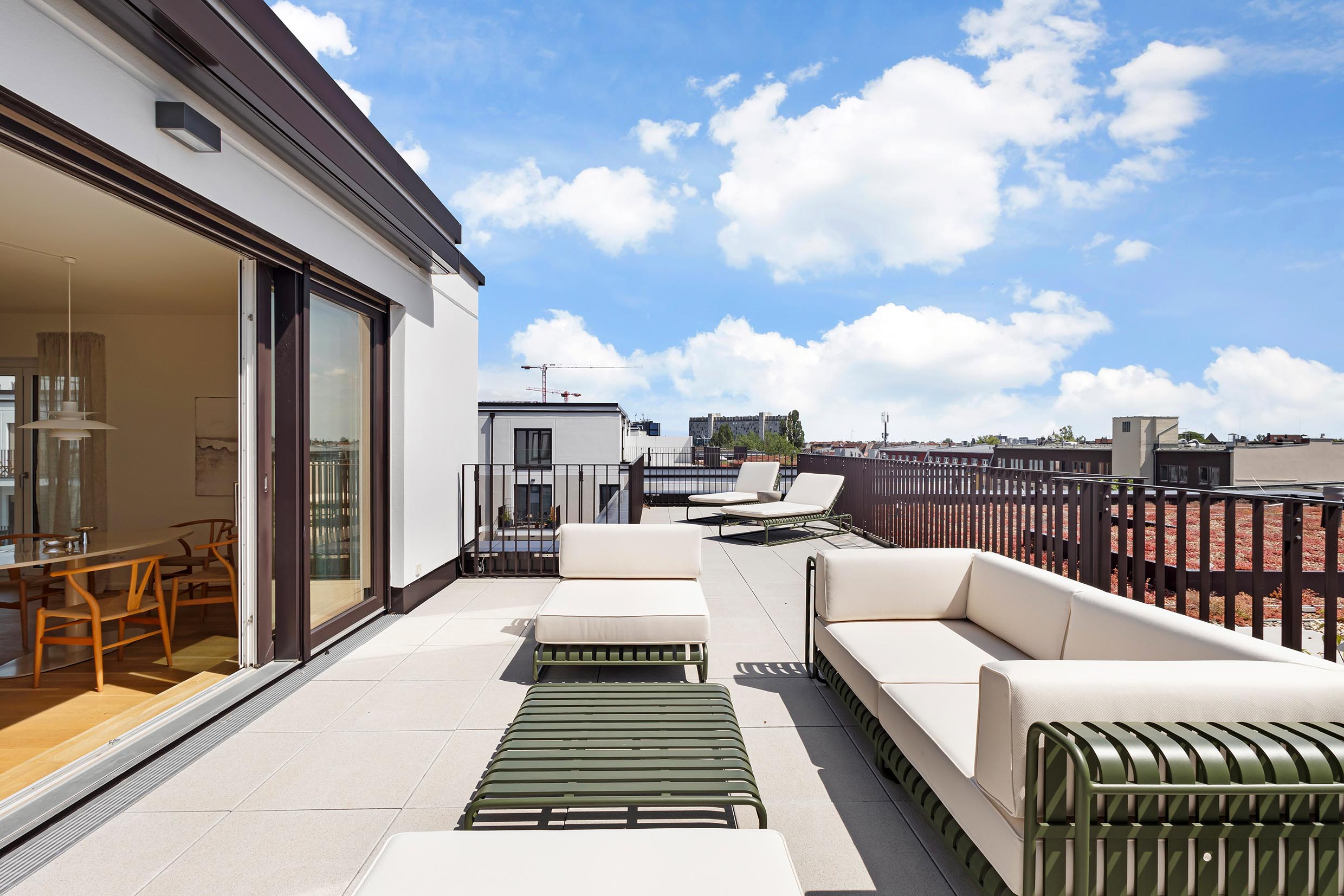 Penthouse in Berlin Firedenau mit hochwertiger Einbauküche und XXL Sonnenterrasse