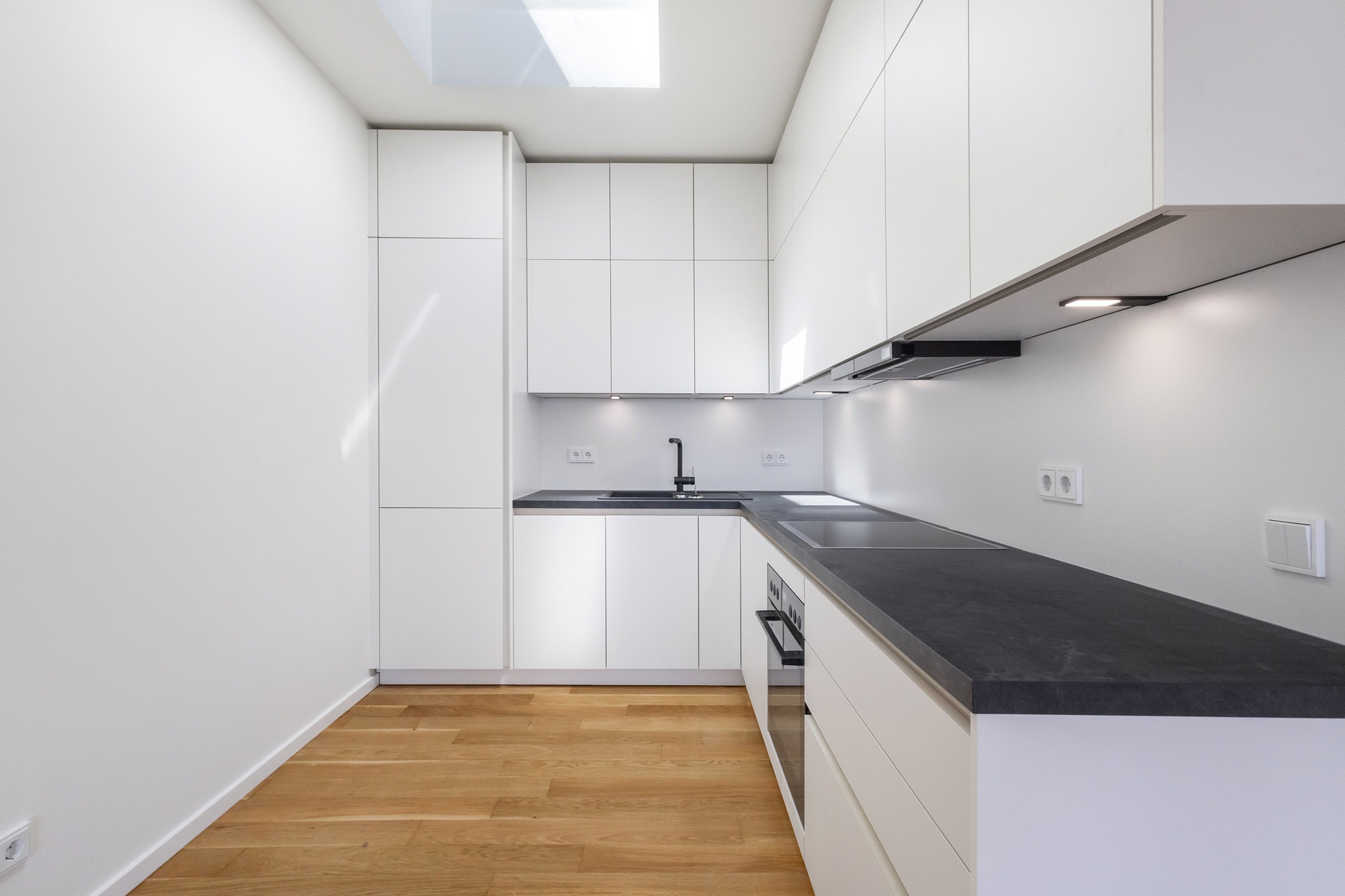 Investment oder Eigennutz, 2 Zimmer Neubauwohnung im Obergeschoss mit Einbauküche