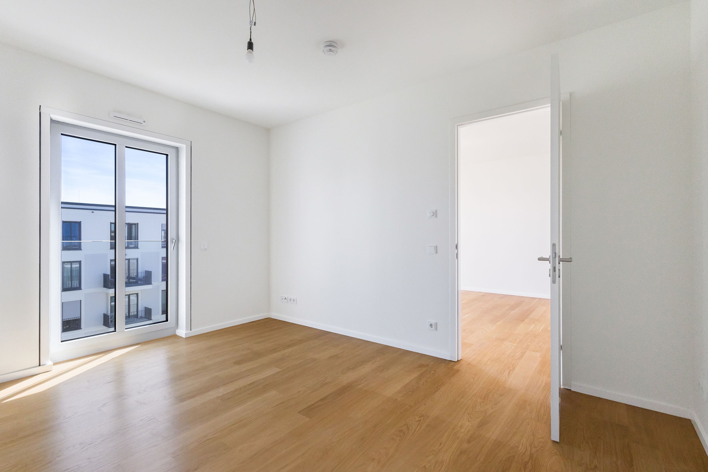 Investment oder Eigennutz, 2 Zimmer Neubauwohnung im Obergeschoss mit Einbauküche