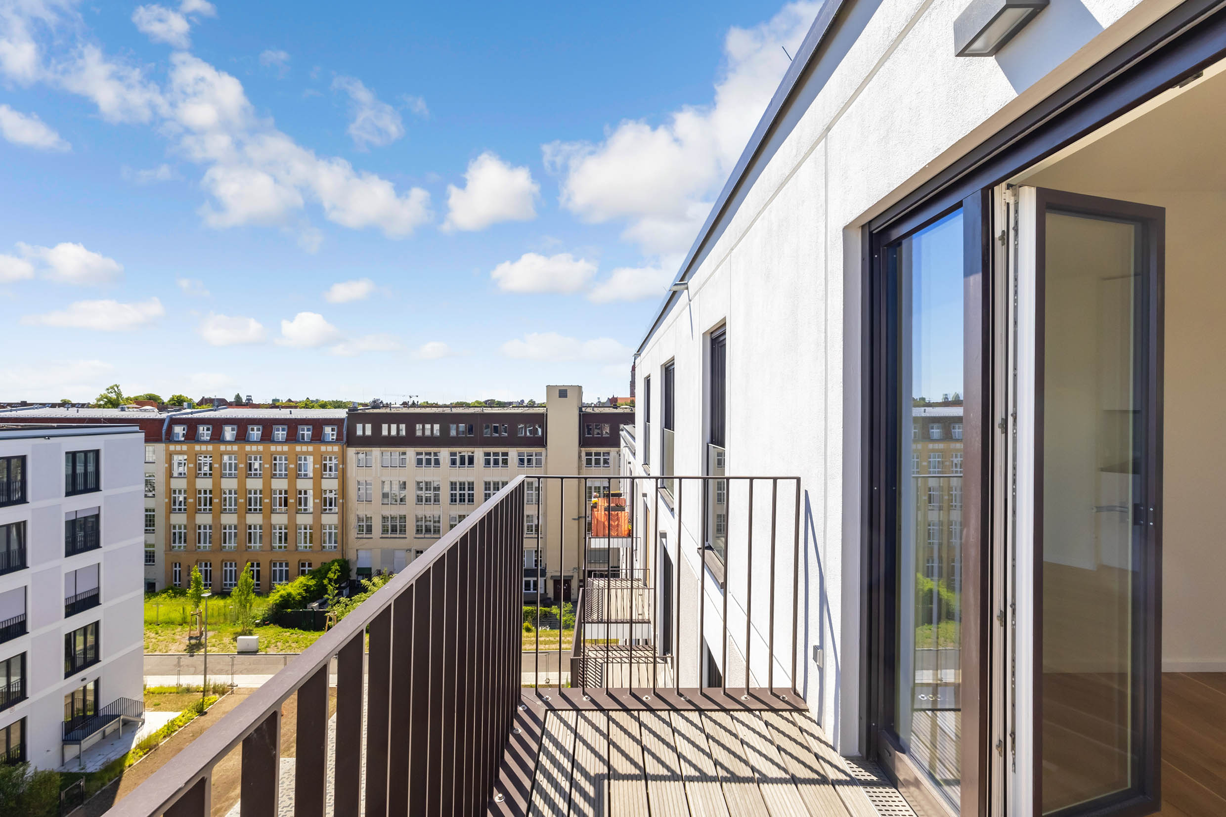 Investment oder Eigennutz, 2 Zimmer Neubauwohnung im Obergeschoss mit Einbauküche