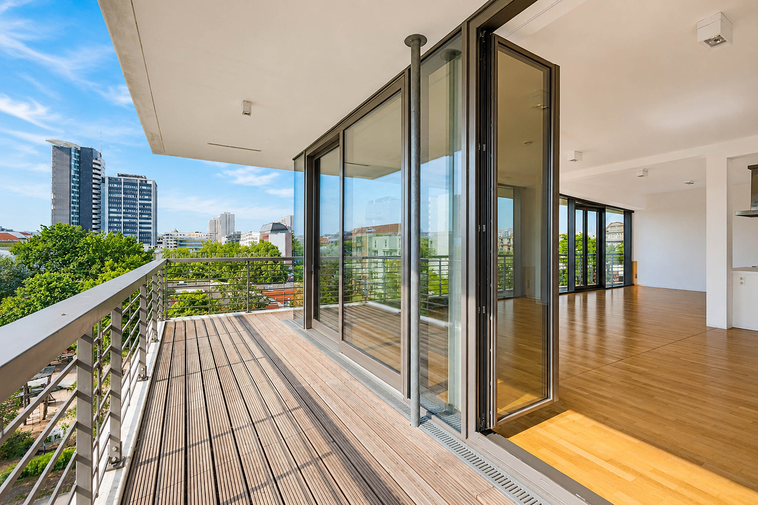moderne 4 Zimmer Mietwohnung zwischen Mitte und Kreuzberg