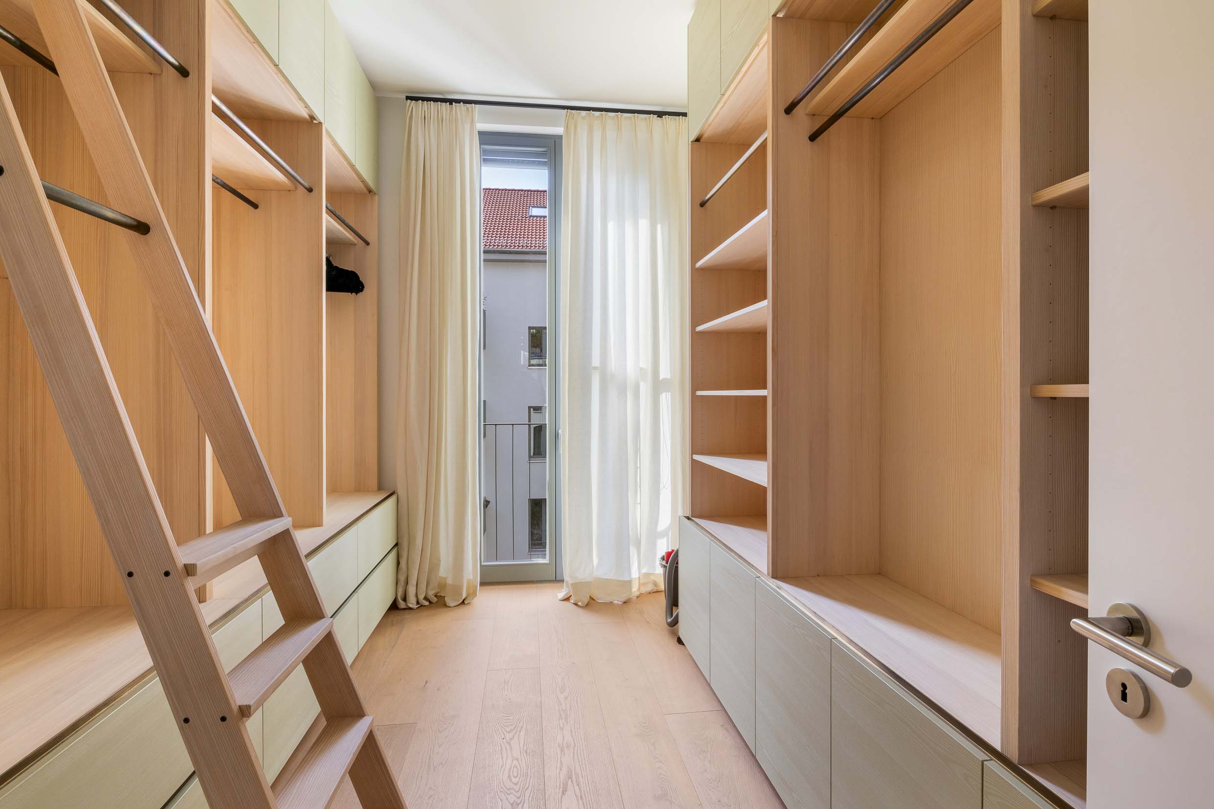 Möblierte Designerwohnung mit 3 Schlafzimmern in Prenzlauer Berg