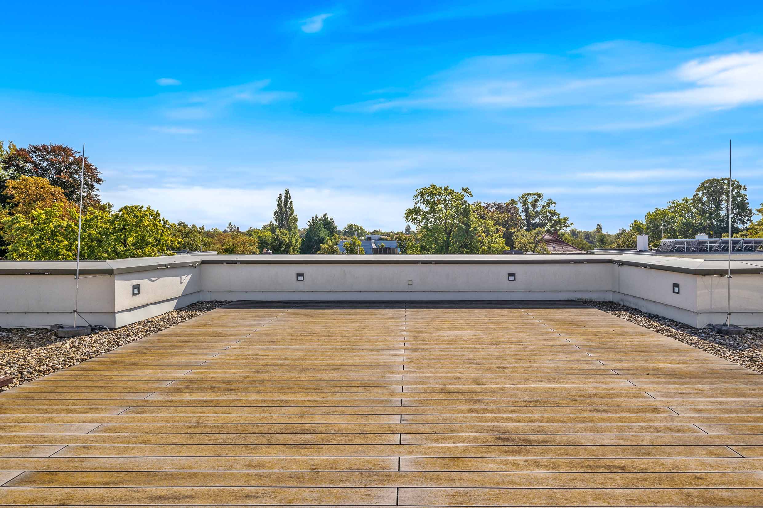 Modernes Penthouse in Berlin Grunewald mit Dachterrasse Klimaanlage  Kamin Sauna Tiefgarage