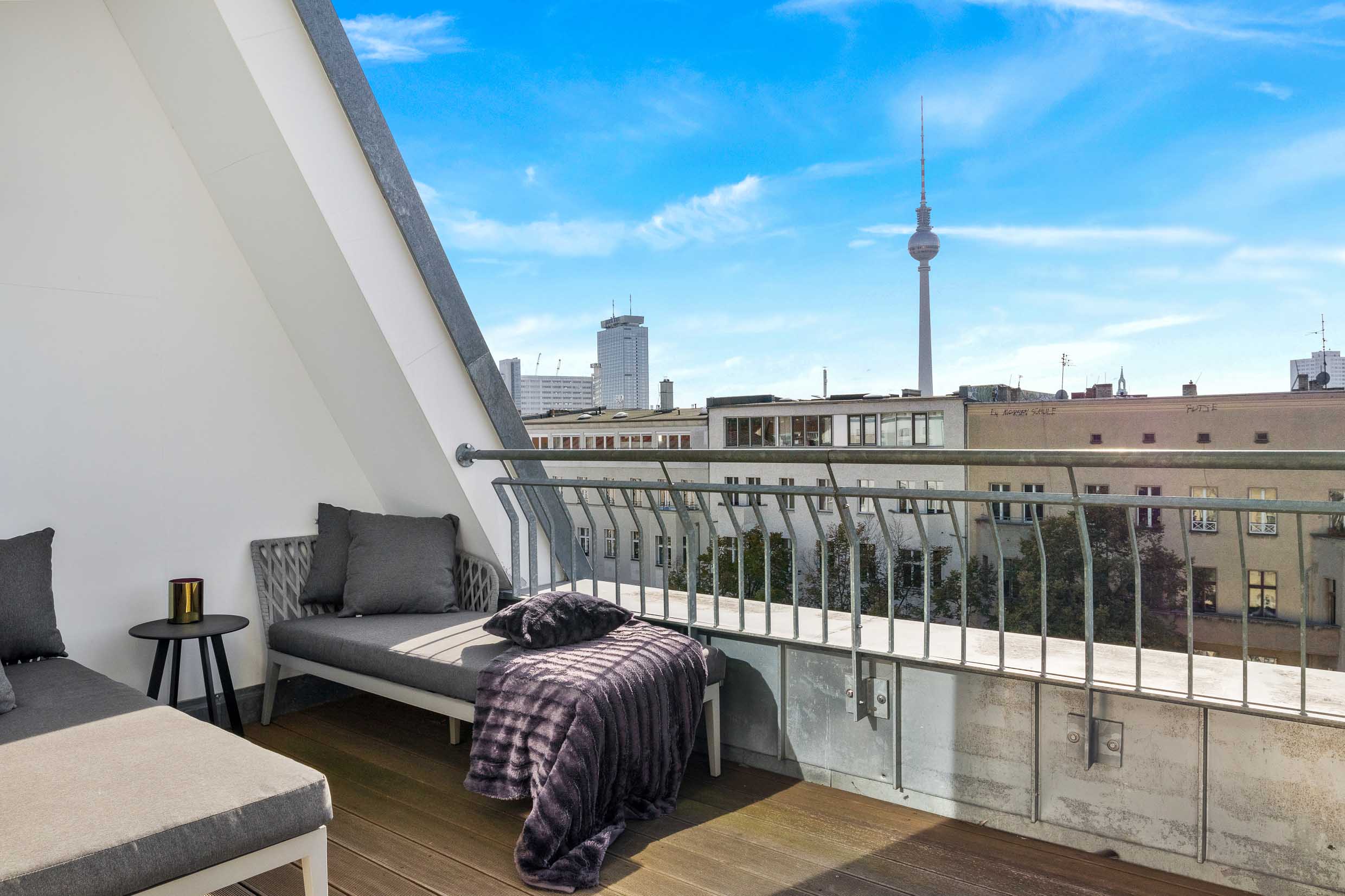 Maisonette Dachgeschoss mit Fernsehturm Blick in Mitte